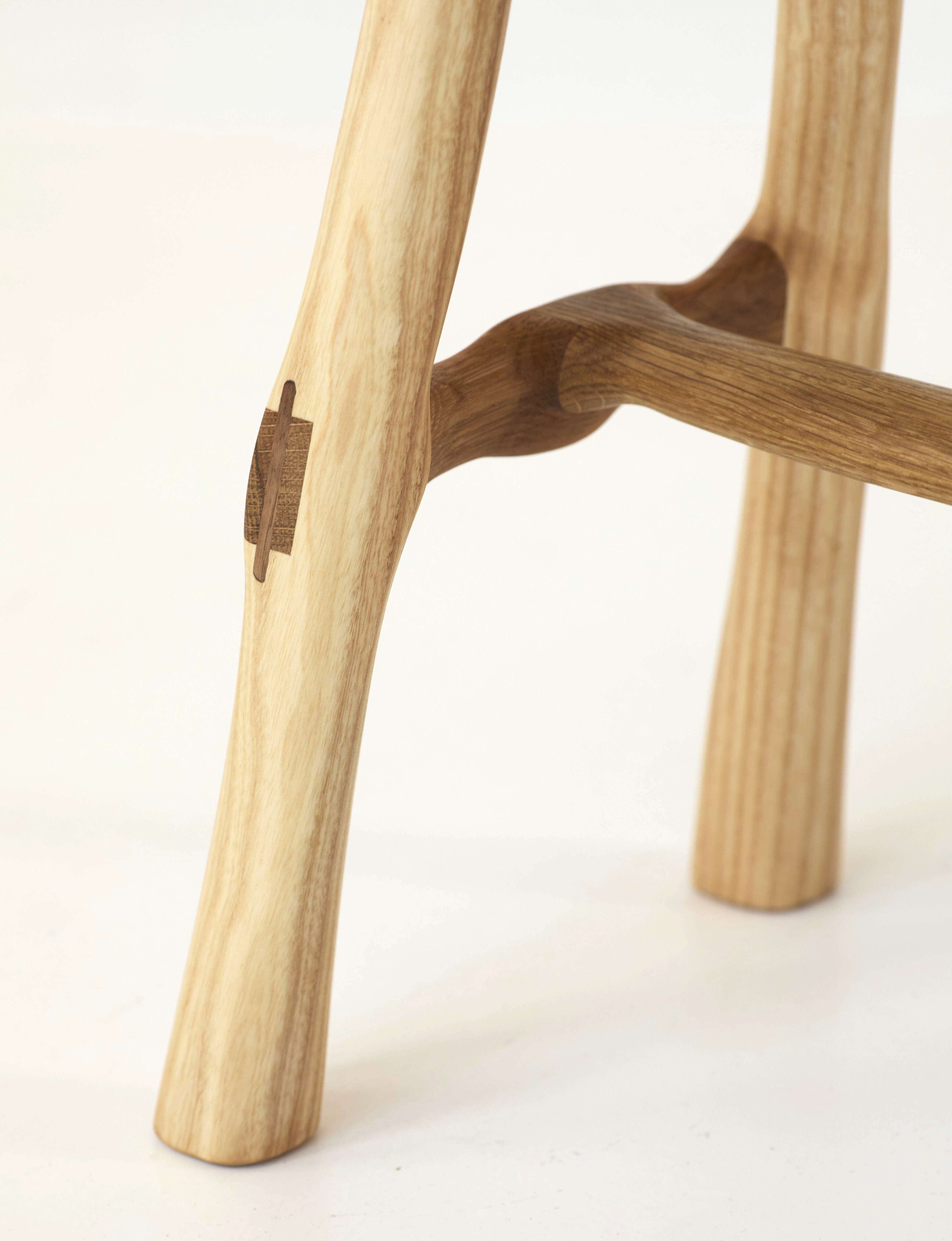 Banc artisanal style japandi/minimaliste