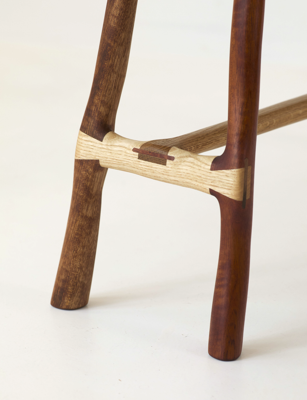 Banc artisanal style japandi/minimaliste