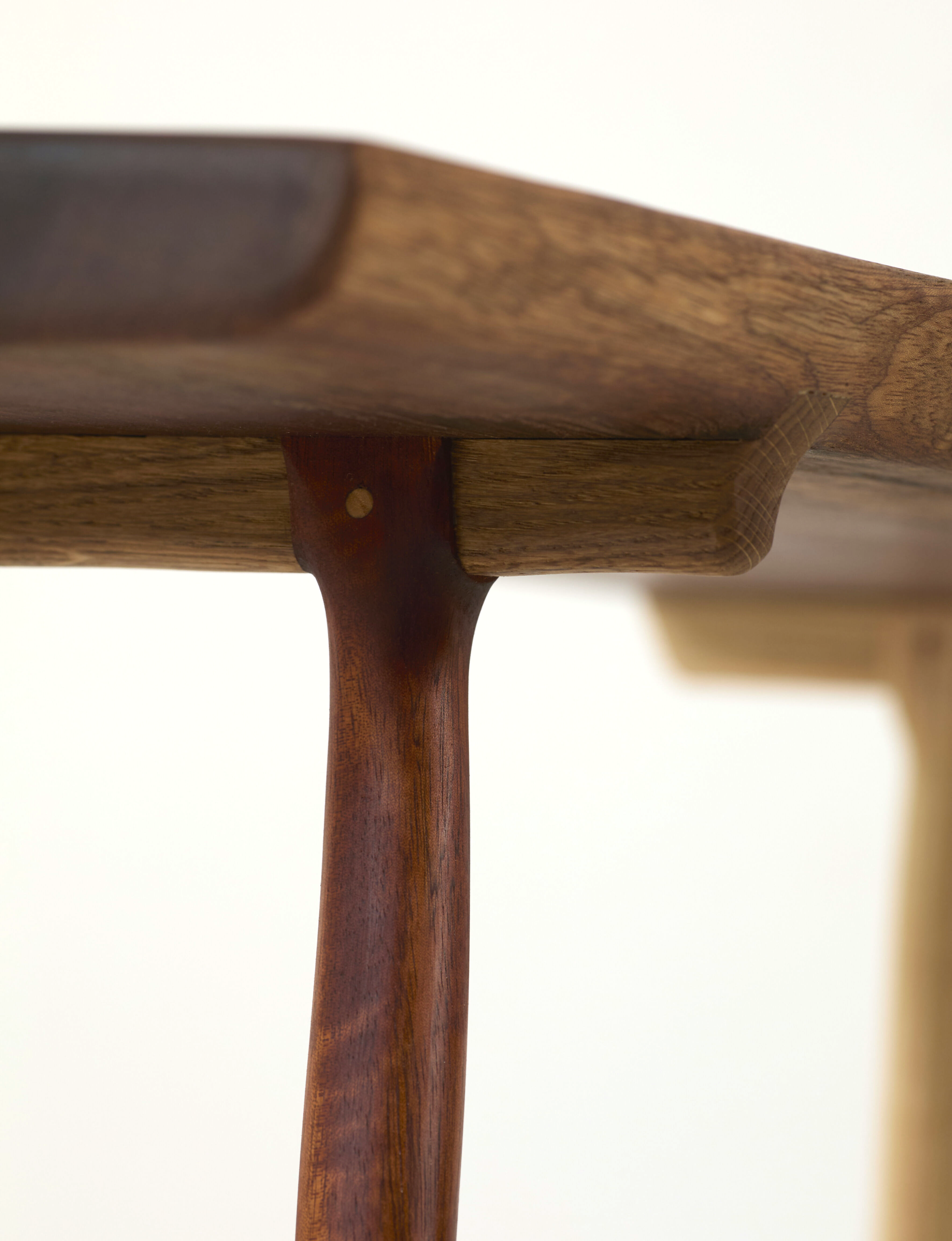 Banc artisanal style japandi/minimaliste