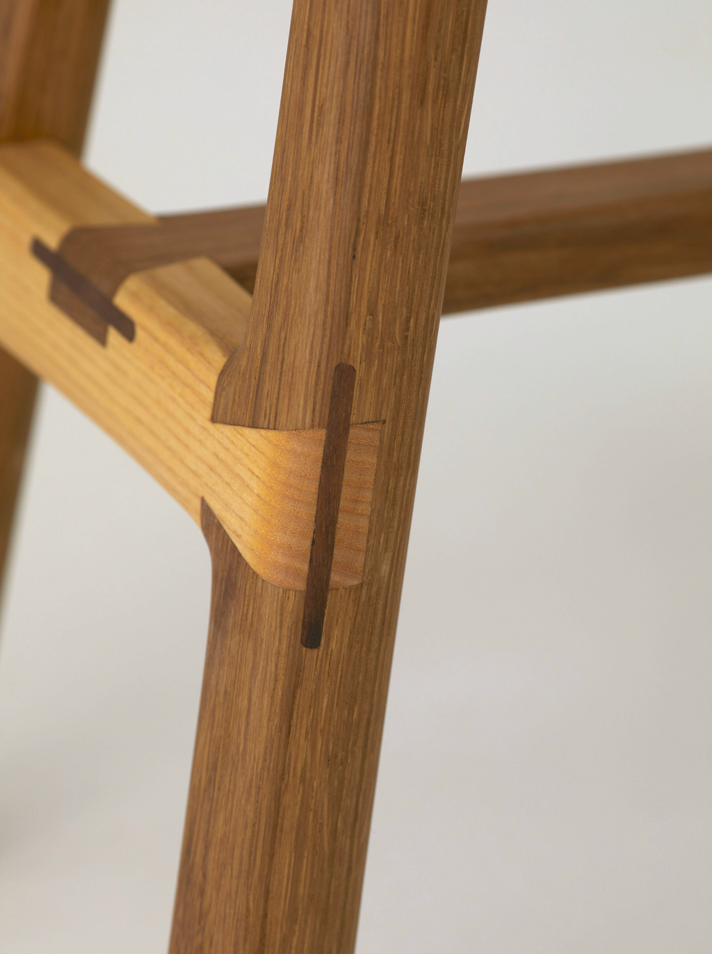 Tabouret en bois massif