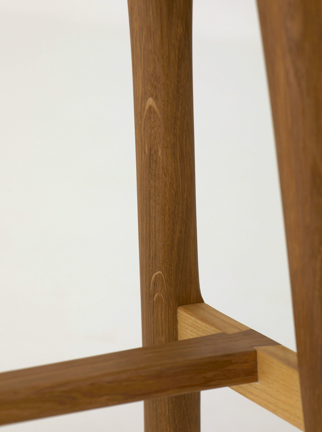 Tabouret en bois massif