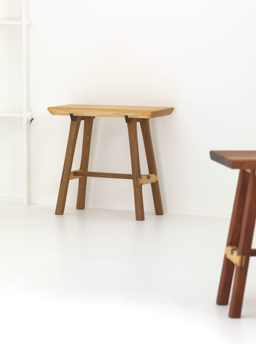 Tabouret en bois massif