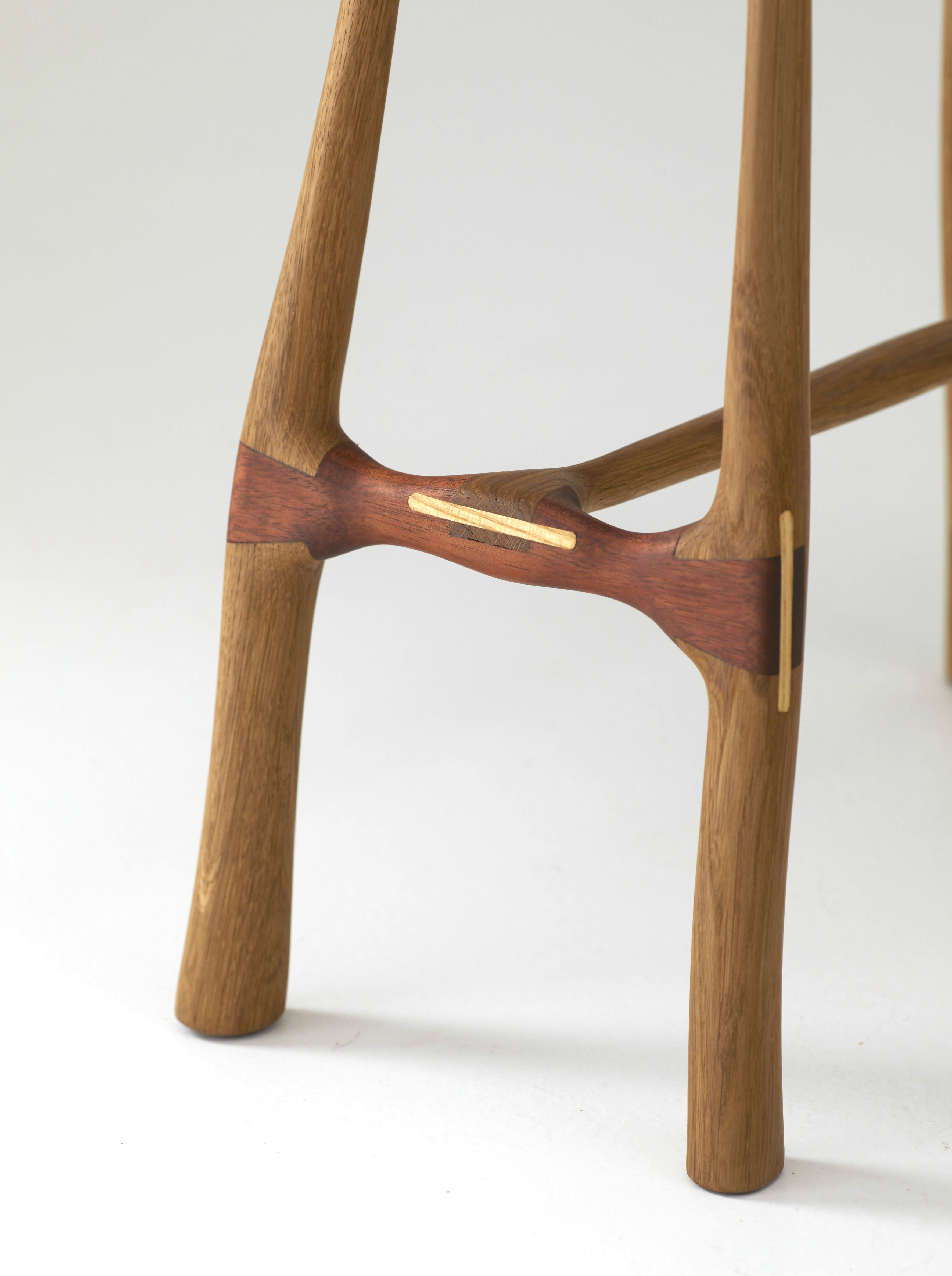 Tabouret 07/16 chêne galbé