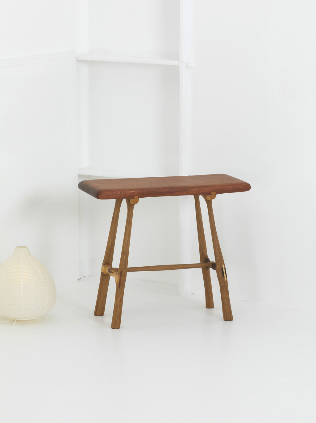 Tabouret 07/16 chêne galbé