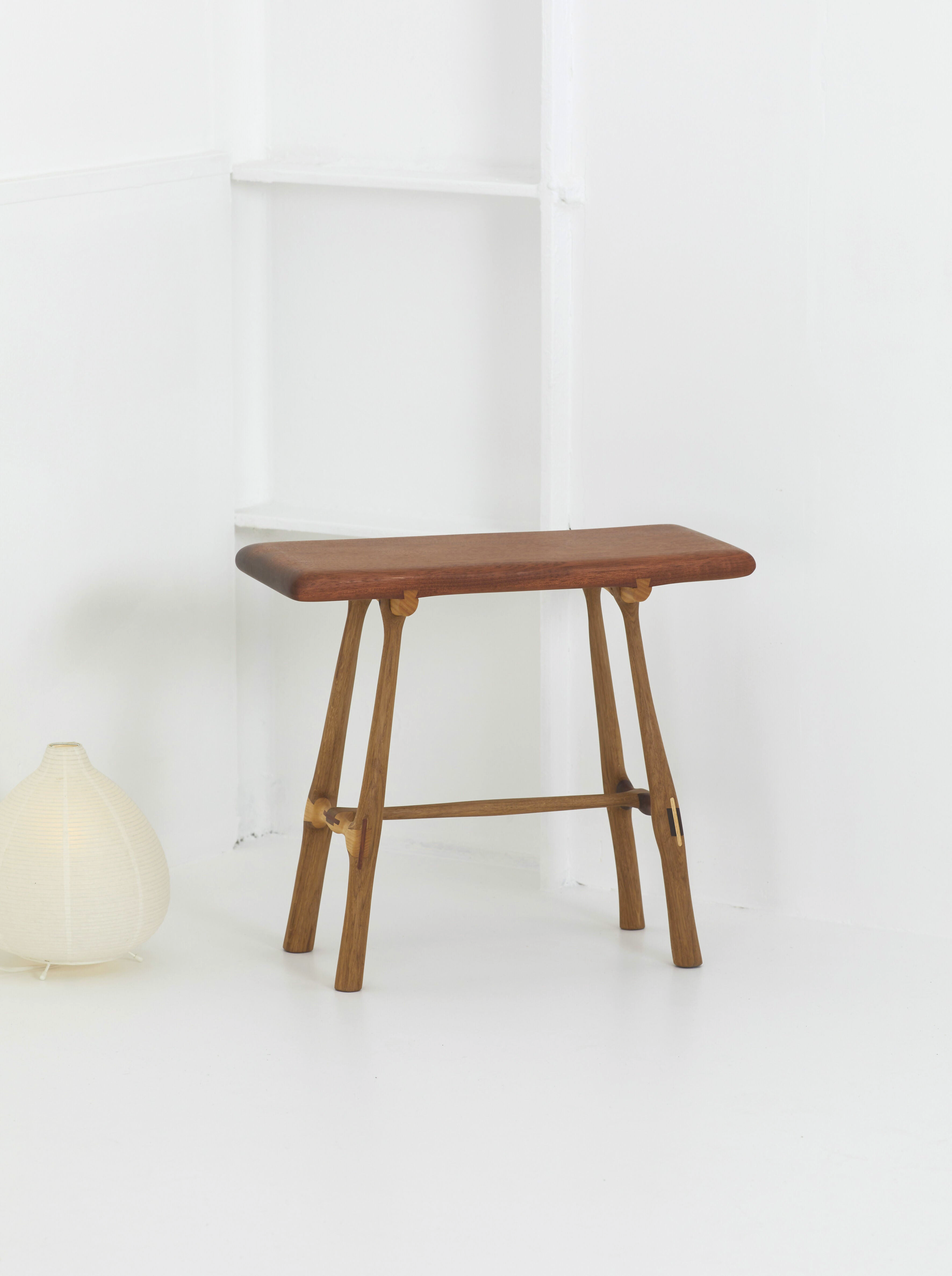Tabouret 07/16 chêne galbé