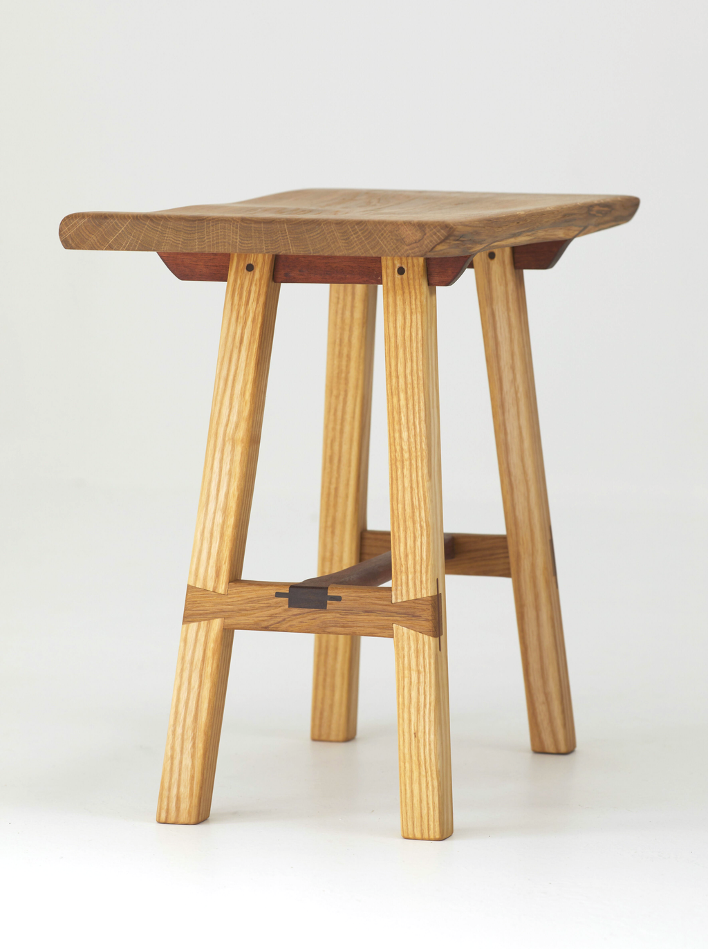 Tabouret 09/24 assise creusée