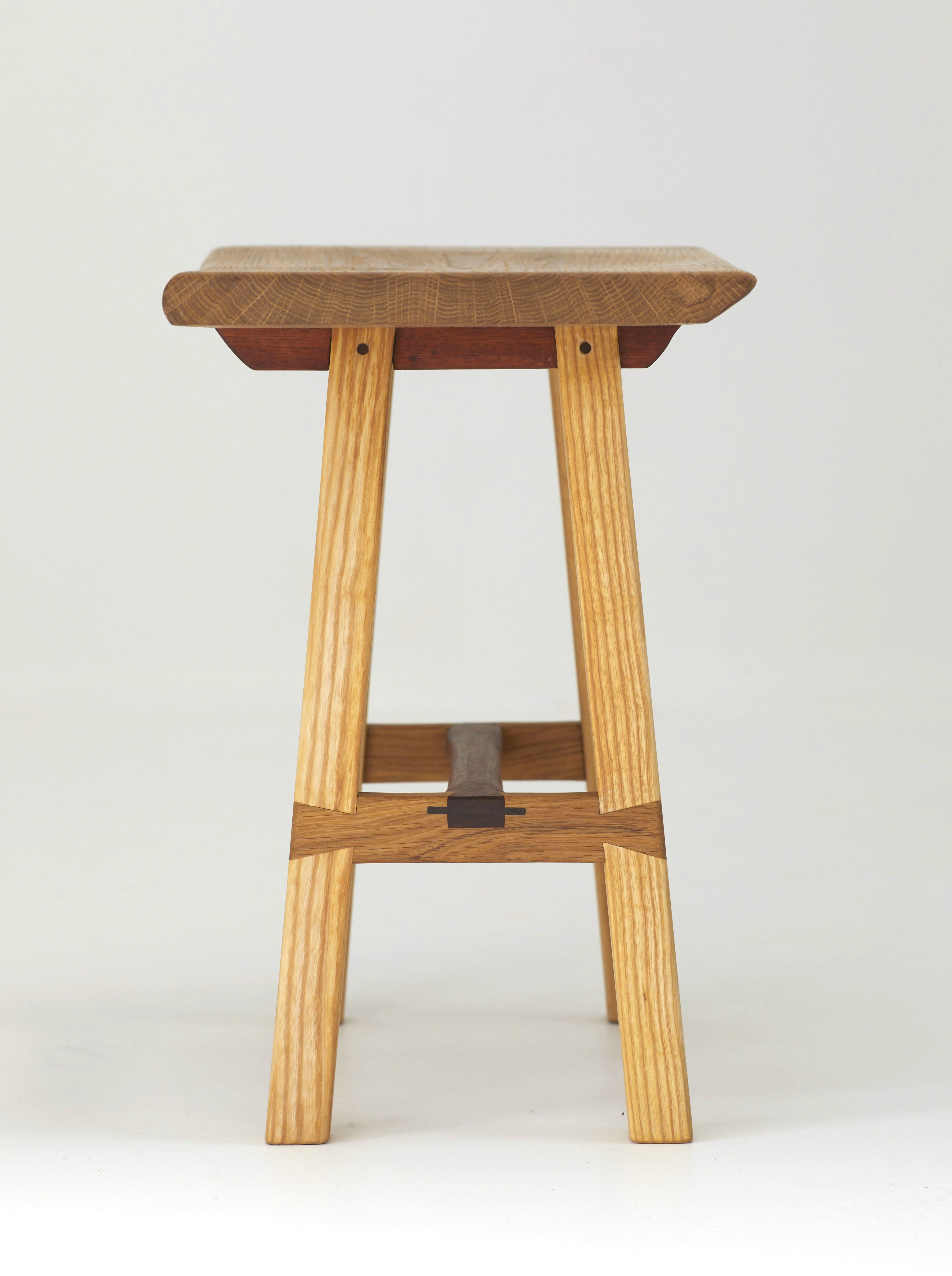 Tabouret 09/24 assise creusée