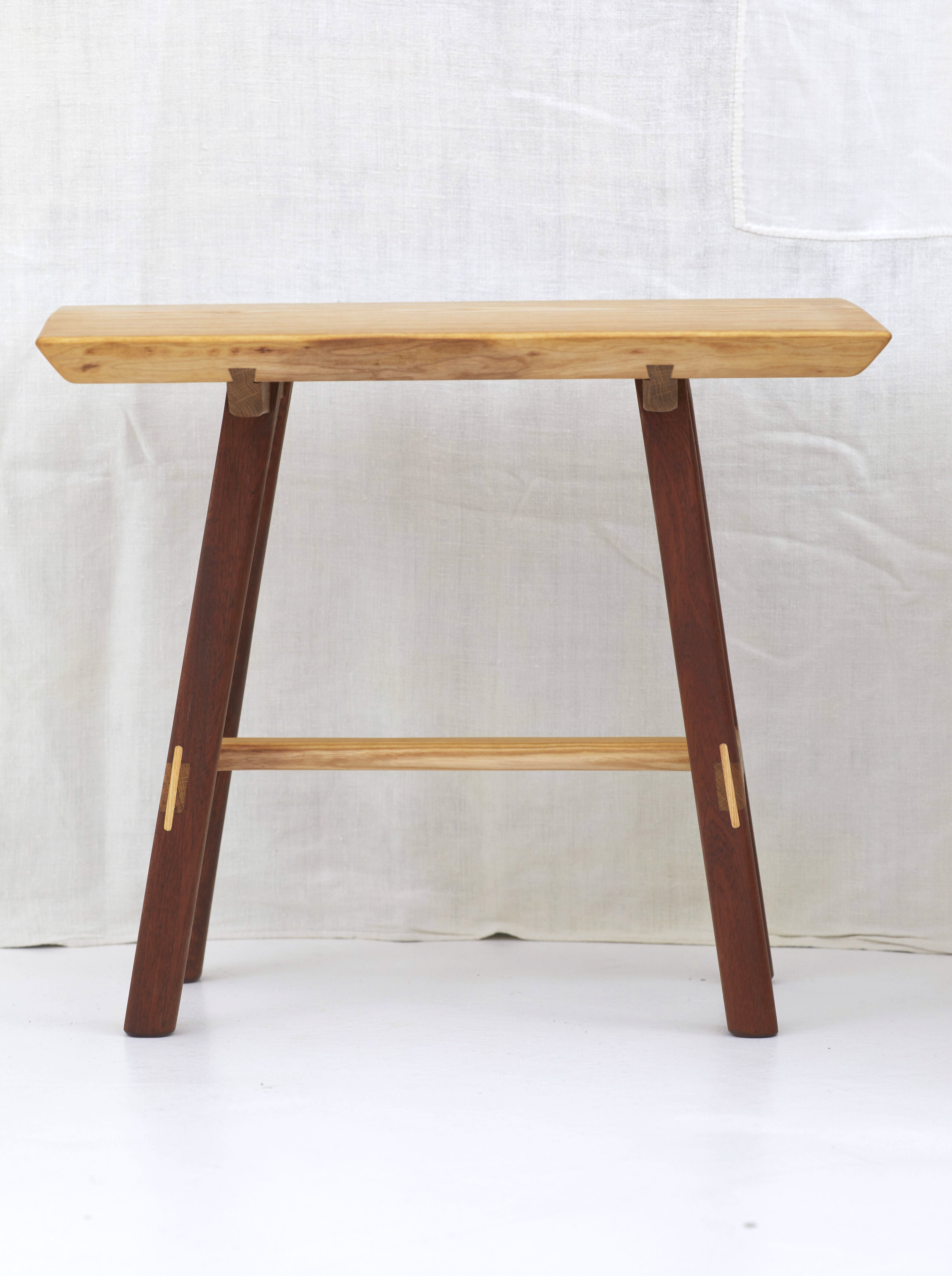 Tabouret 25/08 table d'appoint
