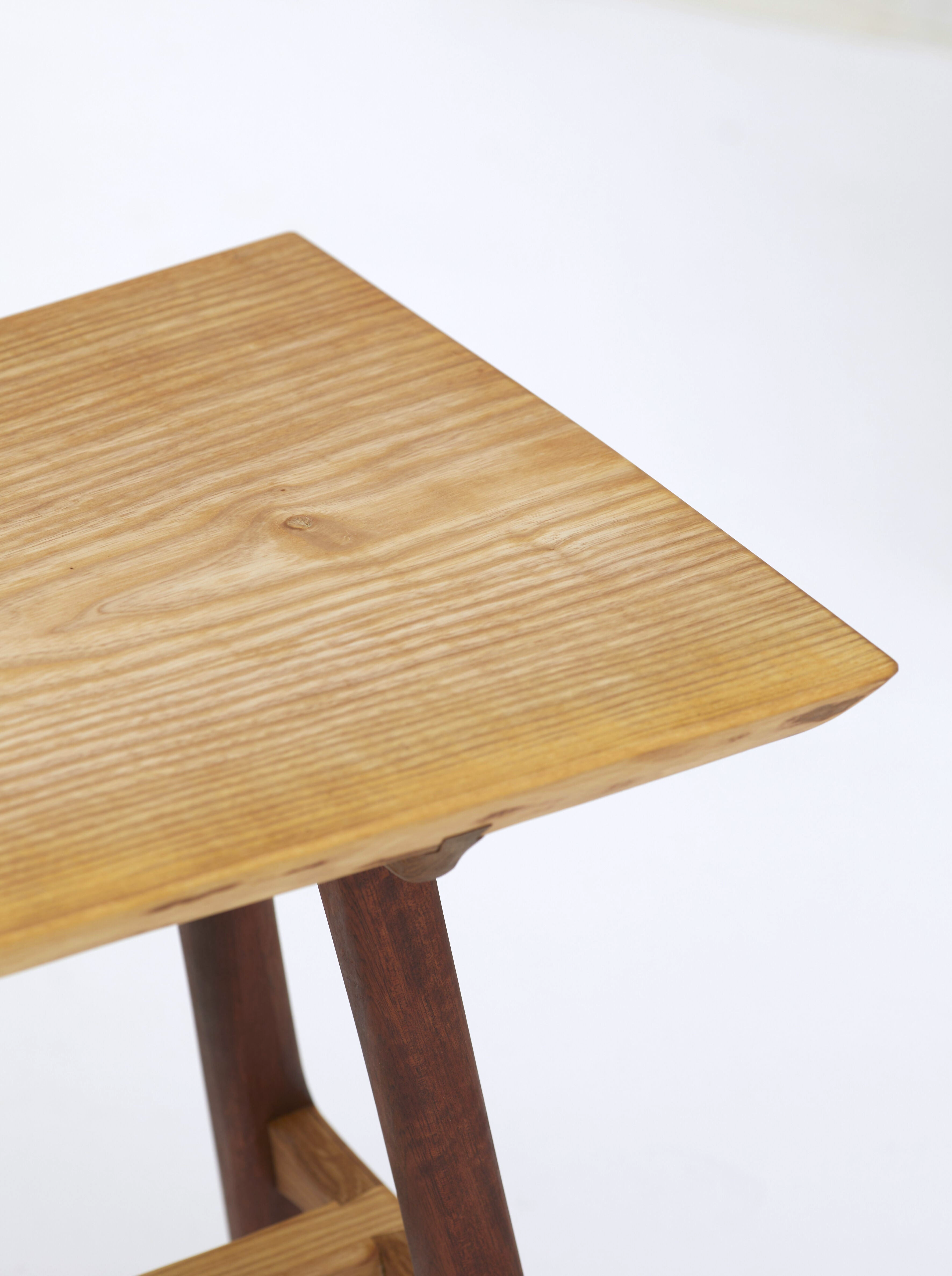 Tabouret 25/08 table d'appoint